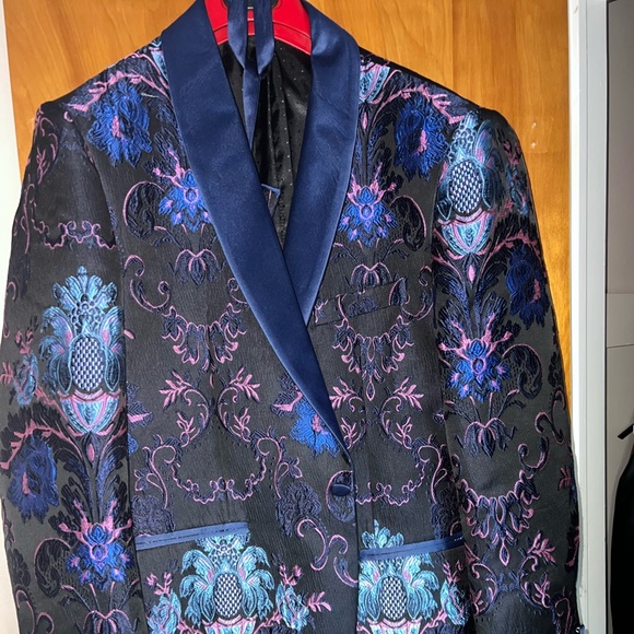 Worn once , like brand new no rips or scratches - Picture 1 of 4